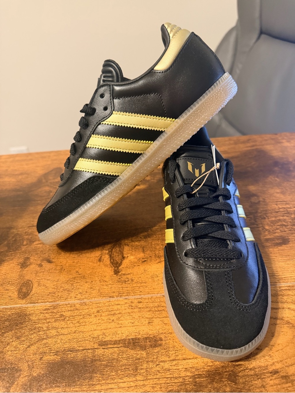 Adidas Samba Messi Black & Gold Classic Trainer 4Y/5W - Picture 4 of 8